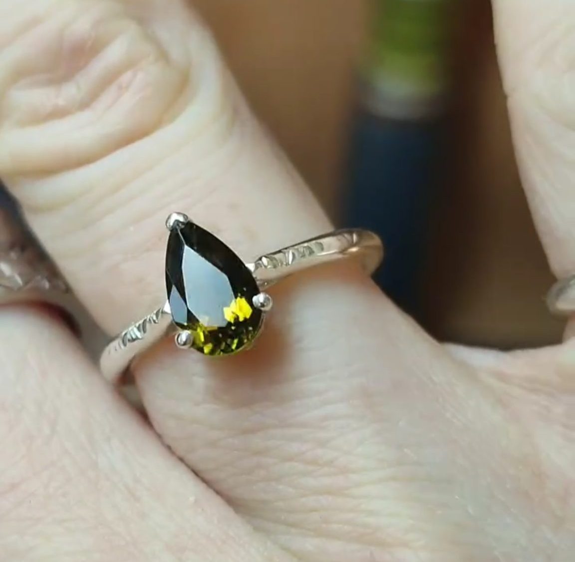 bague-or-blanc-tourmaline-verte